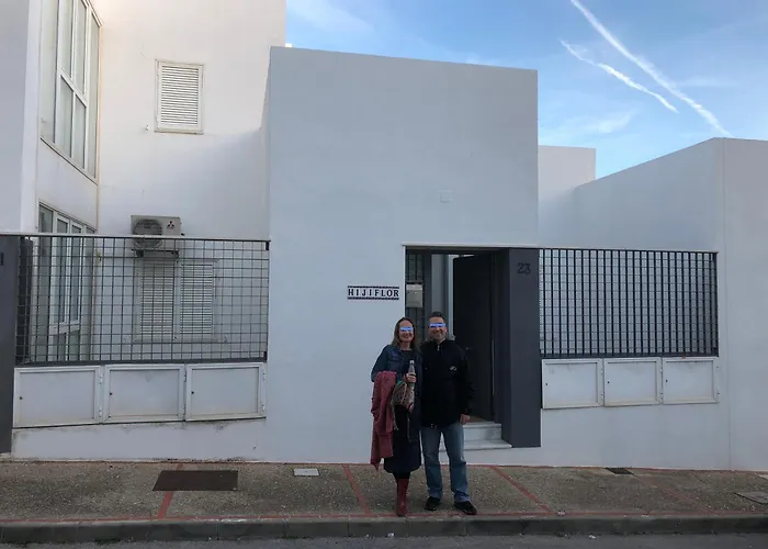 Casa Hijiflor بيت للعطل كونيل ذي لا فرونتيرا